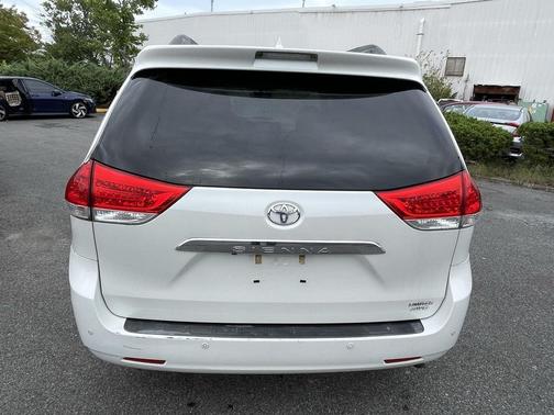 2011 Toyota Sienna XLE