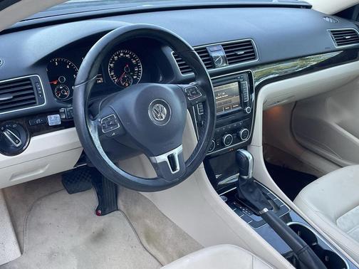 2015 Volkswagen Passat 2.0L TDI DSG SEL Premium