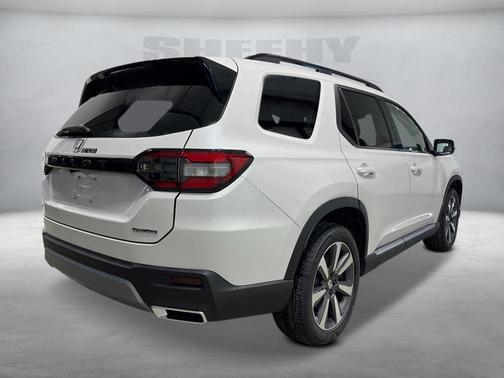 2025 Honda Pilot Touring 8-Passenger