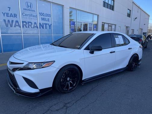 2020 Toyota Camry SE