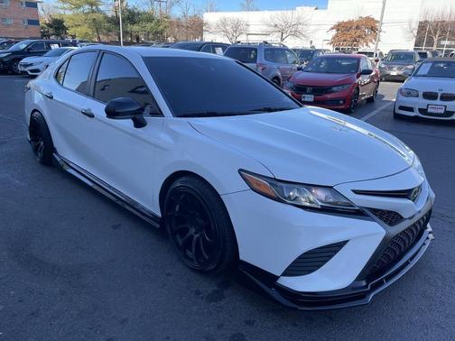 2020 Toyota Camry SE