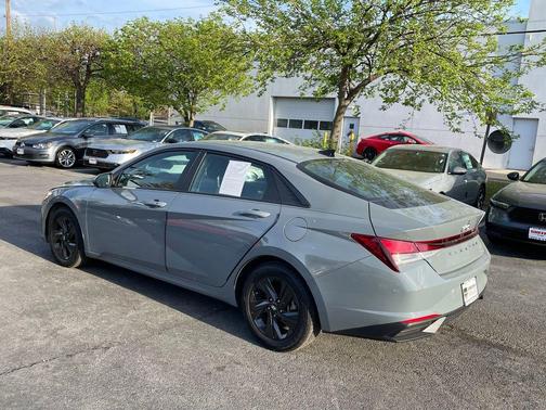 2021 Hyundai ELANTRA SEL