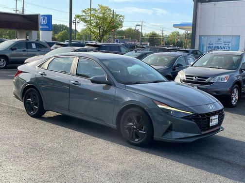 2021 Hyundai ELANTRA SEL