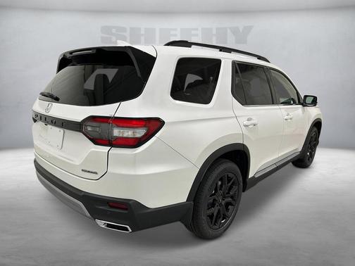 2025 Honda Pilot Touring 8-Passenger