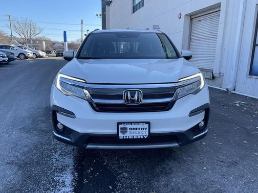 2022 Honda Pilot Touring 8-Passenger