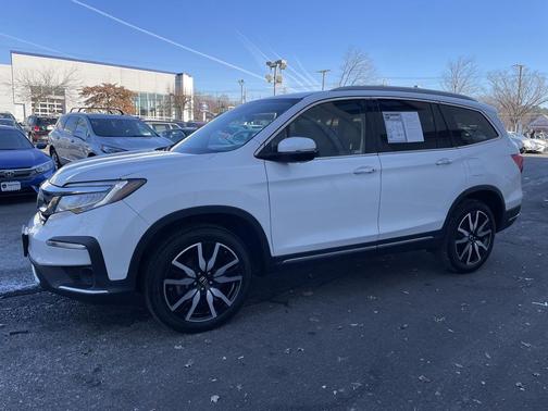 2022 Honda Pilot Touring 8-Passenger