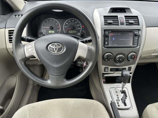 Super White 2013 Toyota Corolla LE