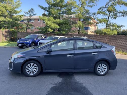 2014 Toyota Prius Plug-in Base
