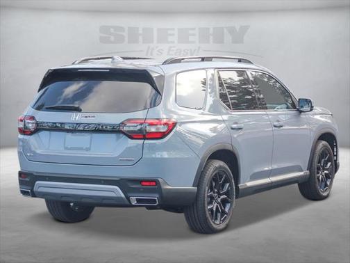 2025 Honda Pilot Touring 8-Passenger