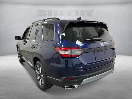 2025 Honda Pilot Touring 8-Passenger