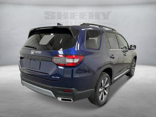 2025 Honda Pilot Touring 8-Passenger