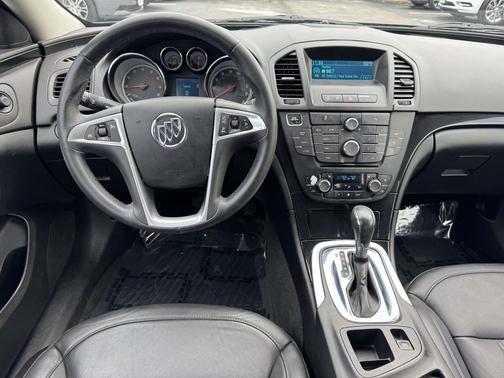 2012 Buick Regal Premium 1