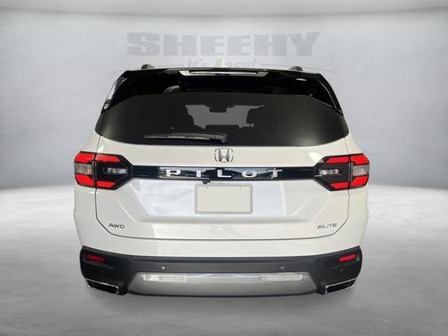 Platinum White Pearl 2026 Honda Pilot Elite