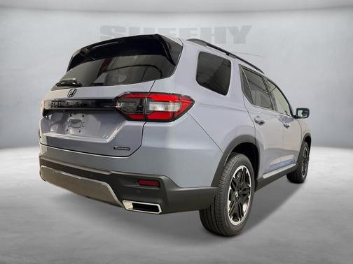 Sonic Gray Pearl 2026 Honda Pilot Touring 8-Passenger