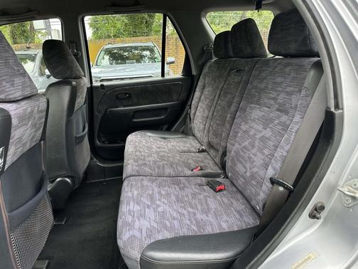 Satin Silver Metallic 2004 Honda CR-V LX