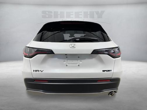 Platinum White Pearl 2026 Honda HR-V AWD Sport