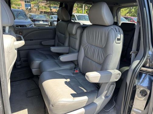Polished Metal Metallic 2010 Honda Odyssey EX-L