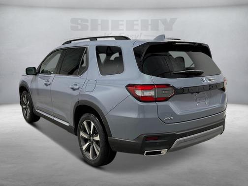 2025 Honda Pilot Touring 8-Passenger