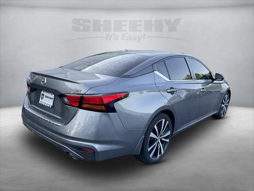 2022 Nissan Altima SR FWD