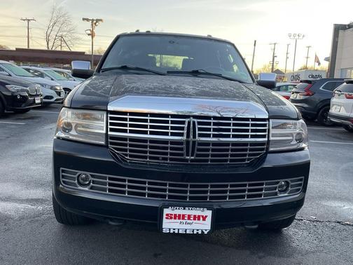 2011 Lincoln Navigator Base