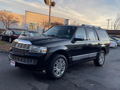 2011 Lincoln Navigator Base