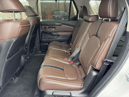 2023 Honda Pilot AWD Elite