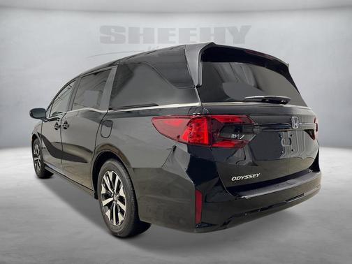 Crystal Black Pearl 2026 Honda Odyssey EX-L