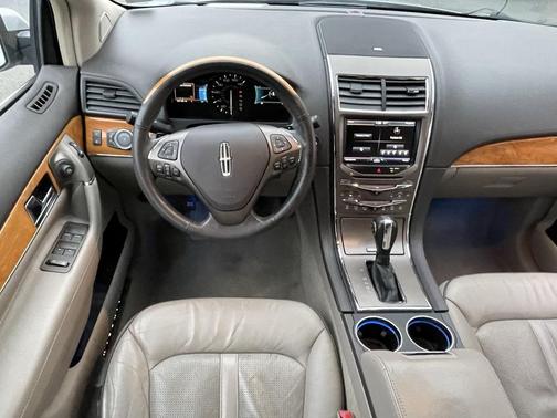 2014 Lincoln MKX Base