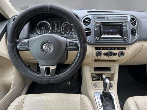 Pure White 2016 Volkswagen Tiguan S