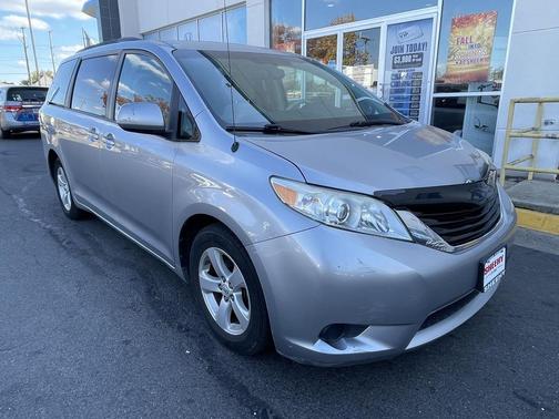2011 Toyota Sienna LE