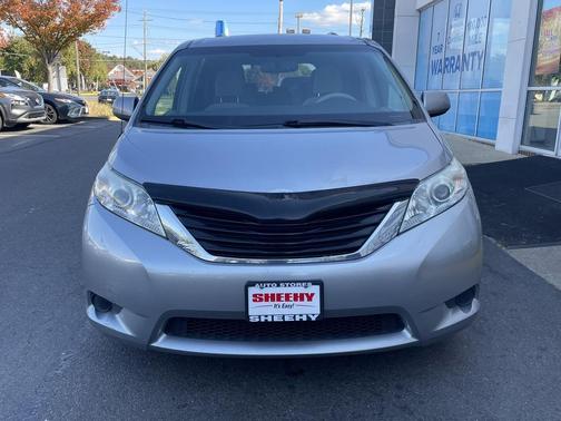 2011 Toyota Sienna LE
