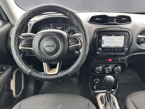 Glacier Metallic 2016 Jeep Renegade Latitude