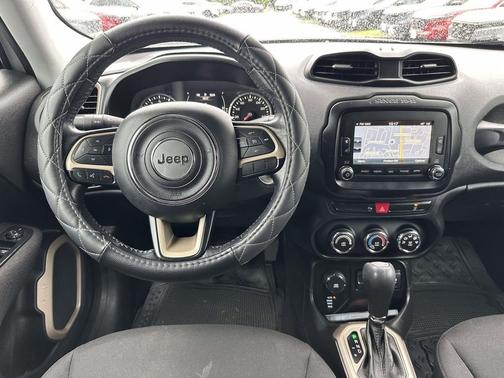 Glacier Metallic 2016 Jeep Renegade Latitude