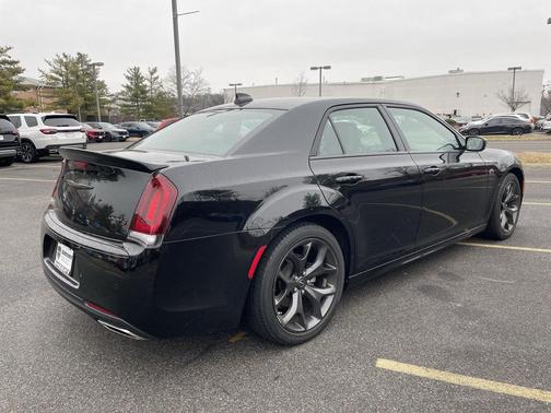 2022 Chrysler 300 S