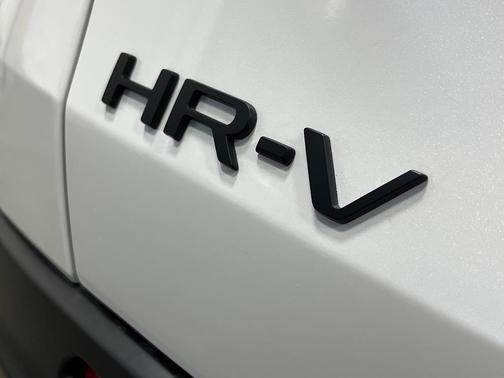 Platinum White Pearl 2026 Honda HR-V AWD Sport
