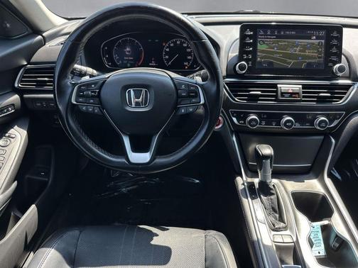 Crystal Black Pearl 2018 Honda Accord Touring
