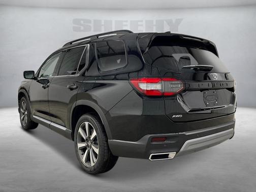 2025 Honda Pilot Touring 8-Passenger