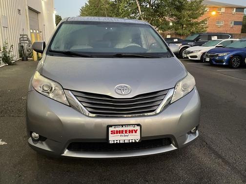 2011 Toyota Sienna XLE