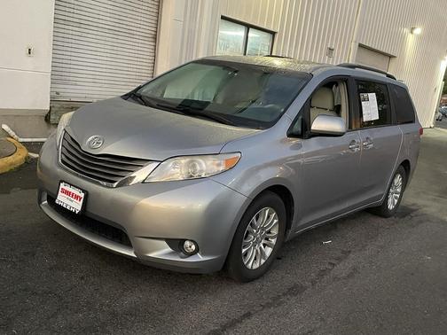2011 Toyota Sienna XLE