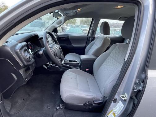 2016 Toyota Tacoma SR