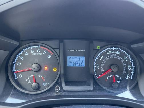 2016 Toyota Tacoma SR