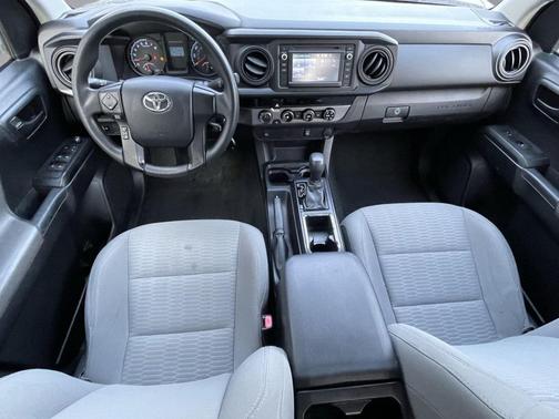2016 Toyota Tacoma SR