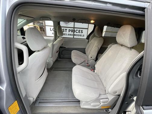 2012 Toyota Sienna LE