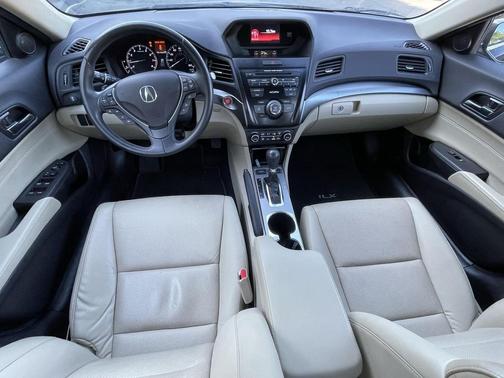2015 Acura ILX 2.0L w/Premium Package