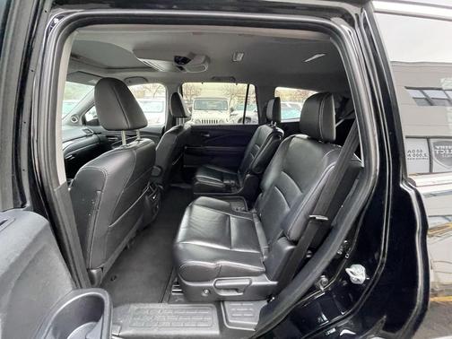 2019 Honda Pilot Touring 8-Passenger