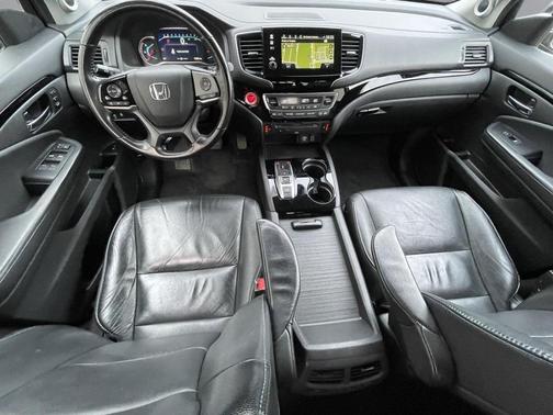 2019 Honda Pilot Touring 8-Passenger