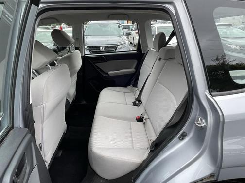 2015 Subaru Forester 2.5i