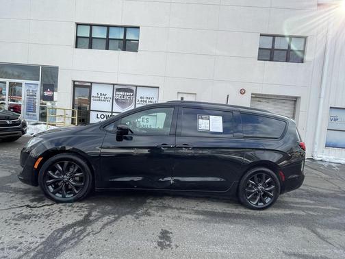 2019 Chrysler Pacifica Touring L