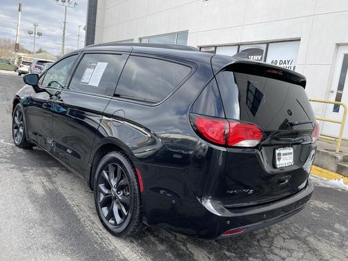 2019 Chrysler Pacifica Touring L