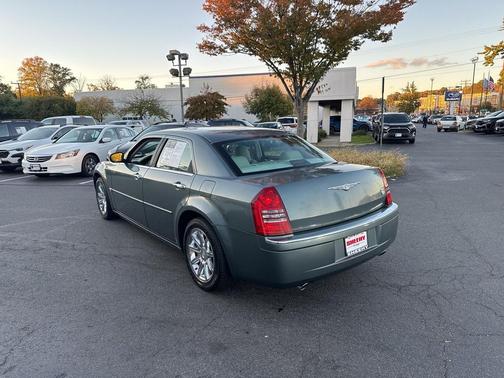 2005 Chrysler 300C Base